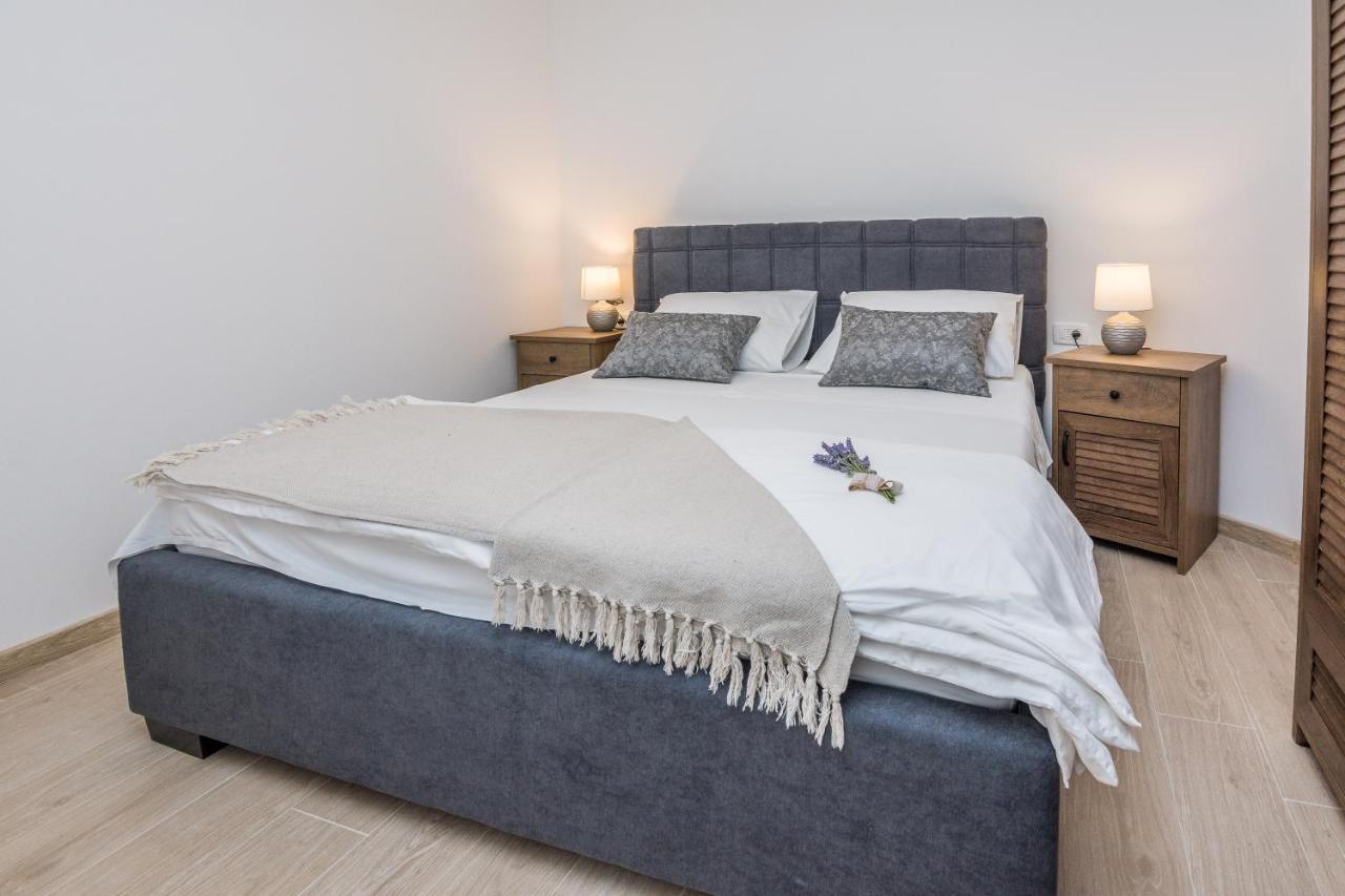 Apartments Maella Zadar Eksteriør bilde